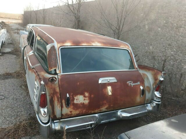 1960 plymouth wagon - needs restoration