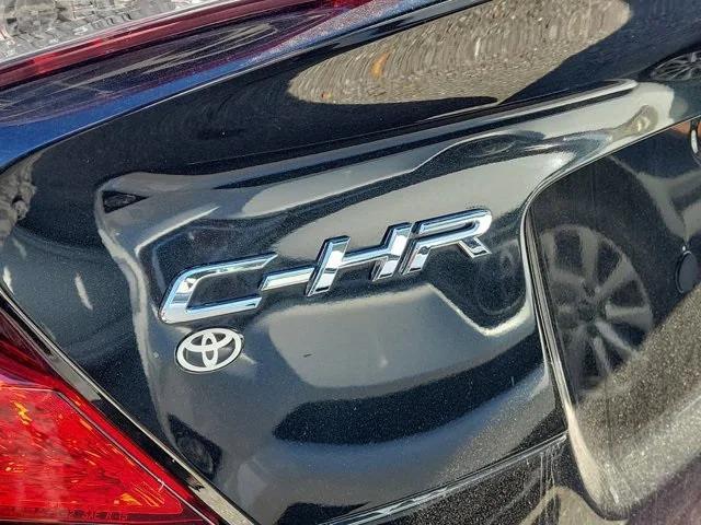 2021 toyota c-hr le