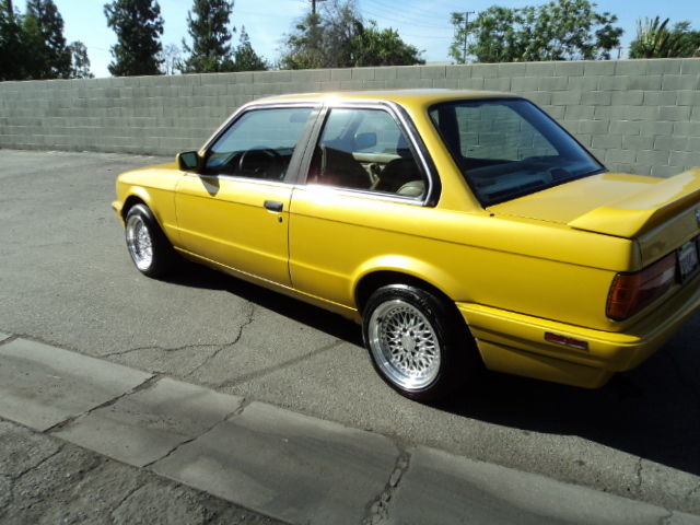 one of a kind! 1991 e30 phoenix yellow bmw 325i