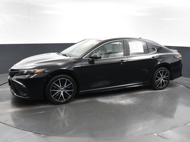 2022 toyota camry se