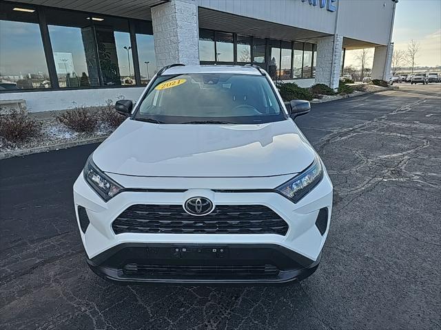 2021 toyota rav4 le