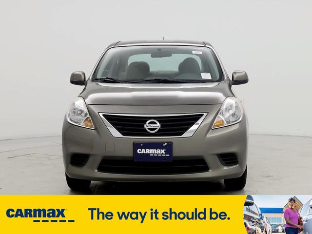 2014 nissan versa sv