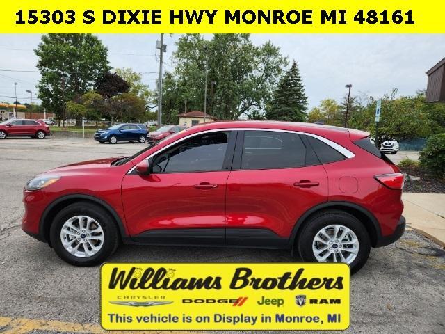 2020 ford escape se