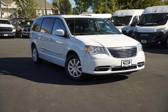 2016 chrysler town & country touring