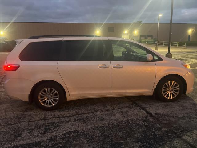 2017 toyota sienna xle