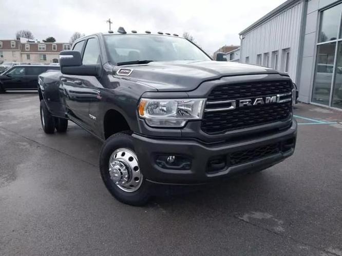 2024 ram 3500 big horn crew cab 4wd lwb in frankfort, kentucky