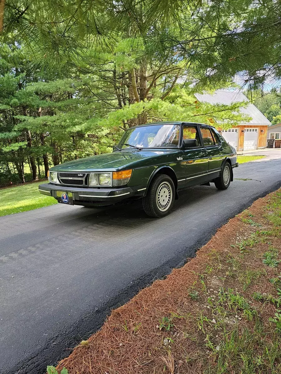 1984 classic saab 900 turbo sedan
