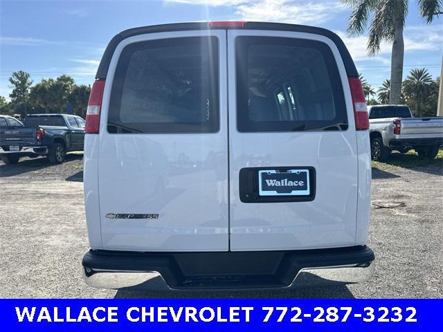 2022 chevrolet express 2500 rwd 2500 regular wheelbase wt