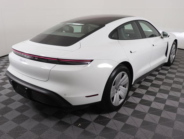 2022 porsche taycan rwd