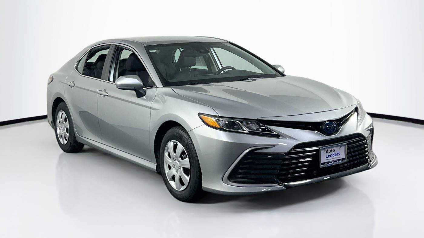 2023 toyota camry hybrid le
