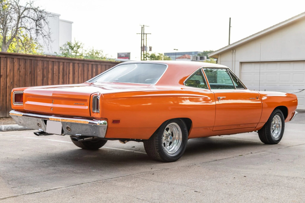 plymouth road runner