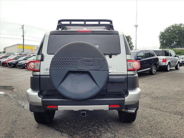 2012 toyota fj cruiser base