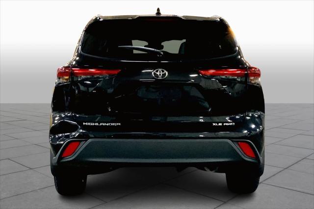 2022 toyota highlander xle
