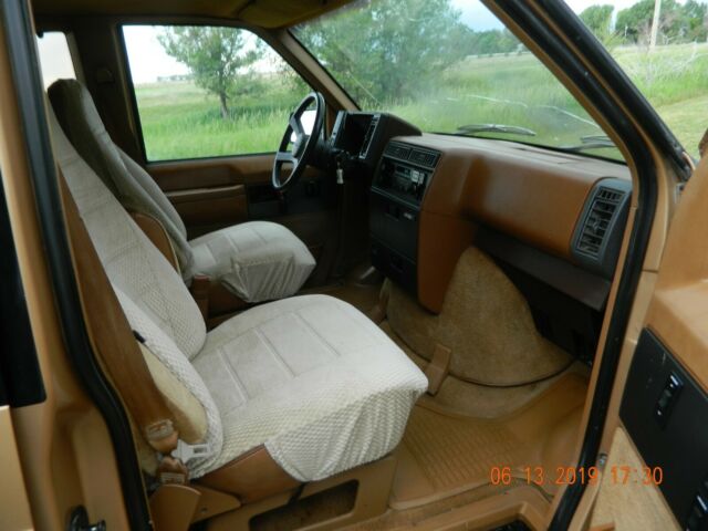 1988 chevy astro van all org cond dry western van