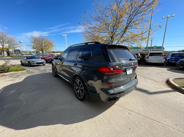 2022 bmw x7 m50i