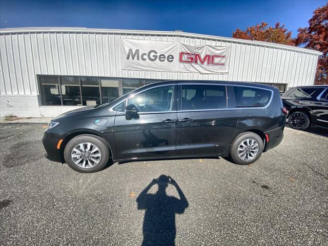 2023 chrysler pacifica hybrid touring l