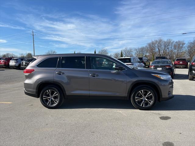 2019 toyota highlander le i4