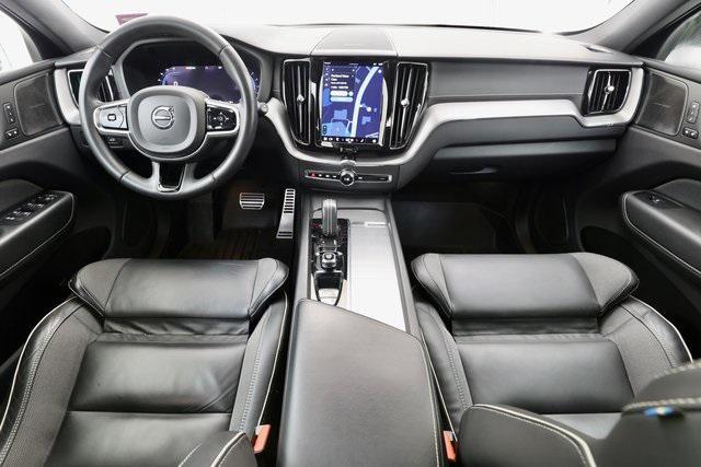 2022 volvo xc60 b6 r-design
