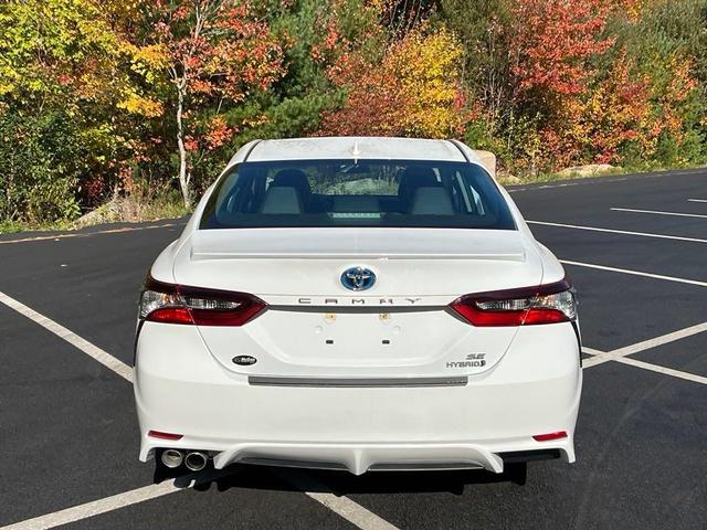 2023 toyota camry hybrid se