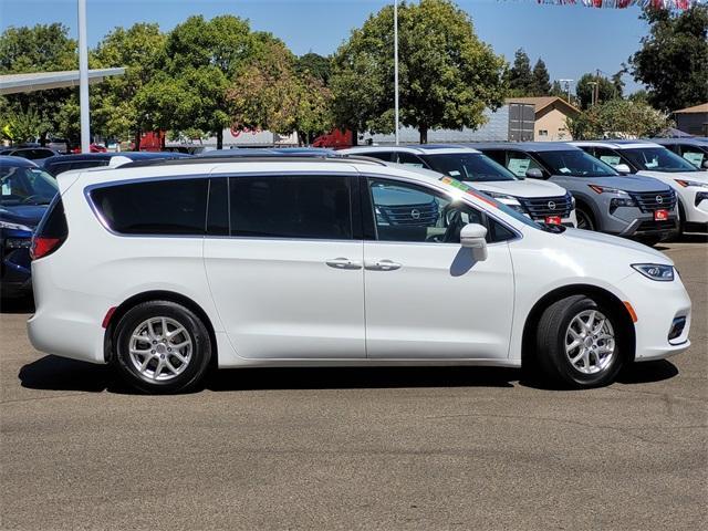 2022 chrysler pacifica touring-l