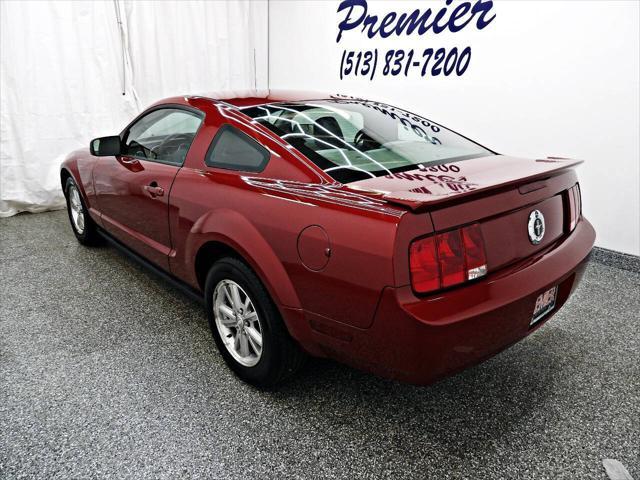 2008 ford mustang deluxe