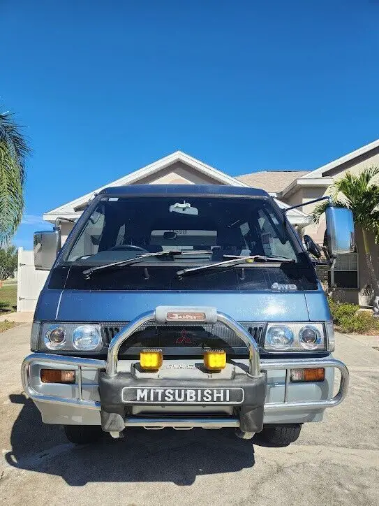 93 mitsubishi delica l300, diesel, 5 speed manual, high roof, 159k kilo/99k mile