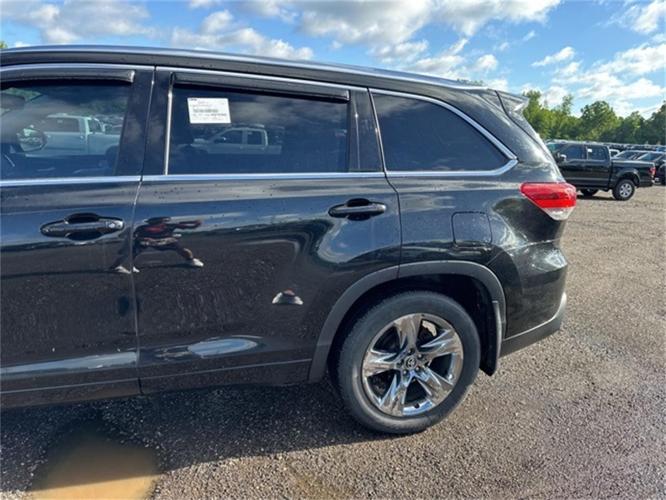 2019 toyota highlander in saint cloud, minnesota