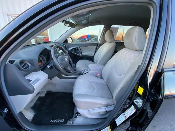 2009 toyota rav4 in des moines, iowa