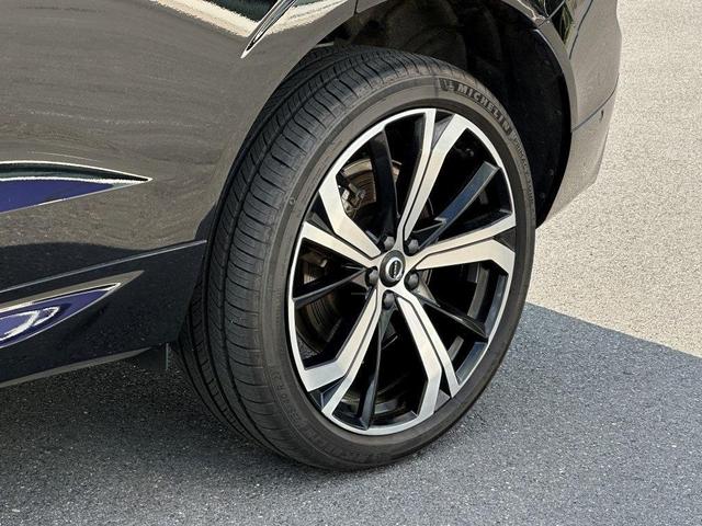 2022 volvo xc60 b6 r-design