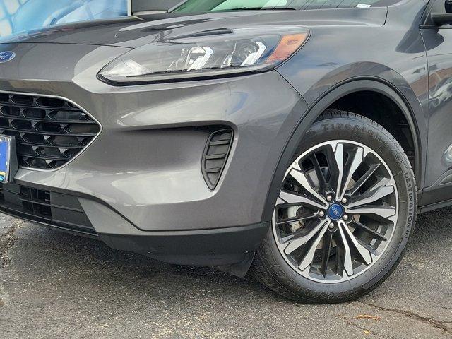 2022 ford escape se