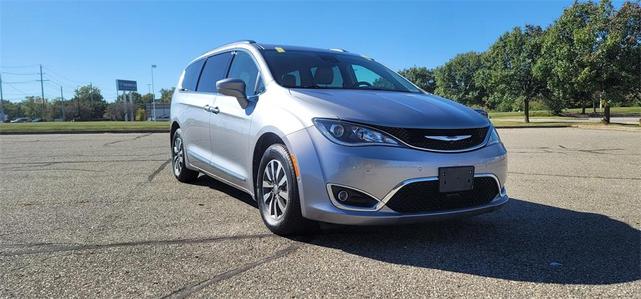 2020 chrysler pacifica touring-l plus