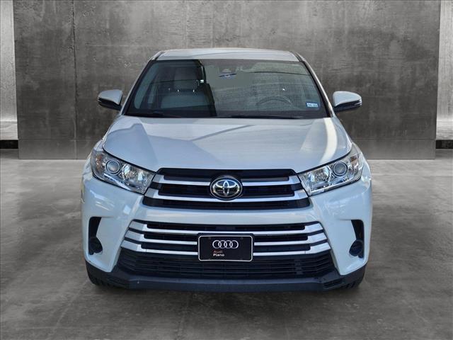 2019 toyota highlander le