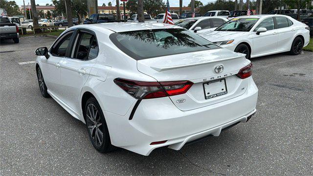 2022 toyota camry se