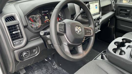 new 2024 ram 3500 tradesman crew cab 8' box 4wd