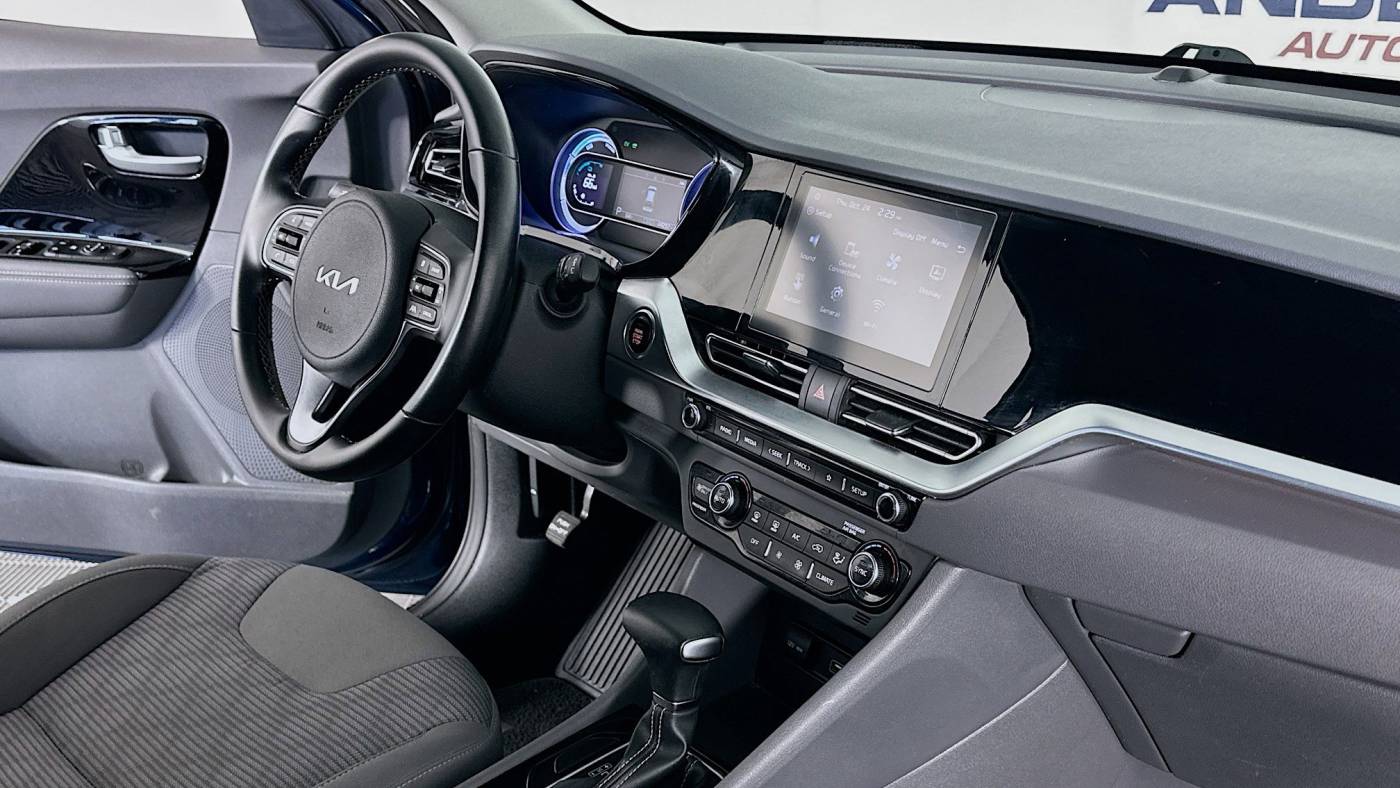 2022 kia niro lxs