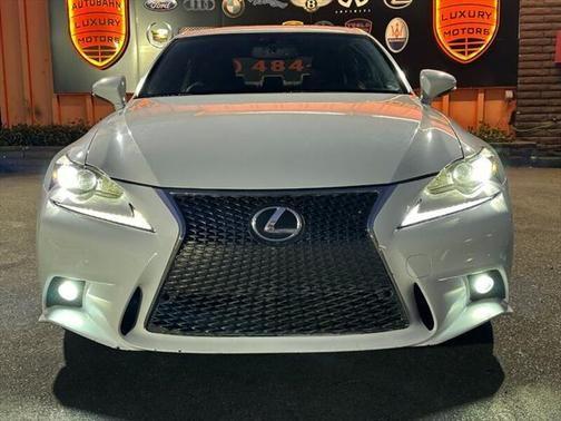 2016 lexus is 200t