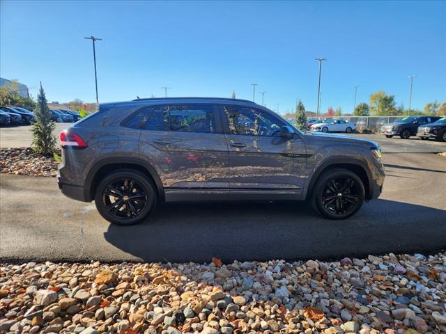 2023 volkswagen atlas cross sport 3.6 v6 sel r-line black