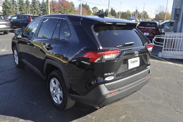 2023 toyota rav4 le