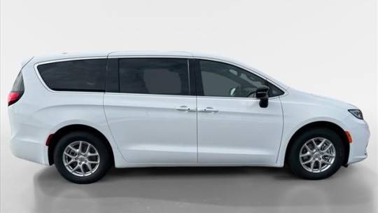 2025 Chrysler Pacifica