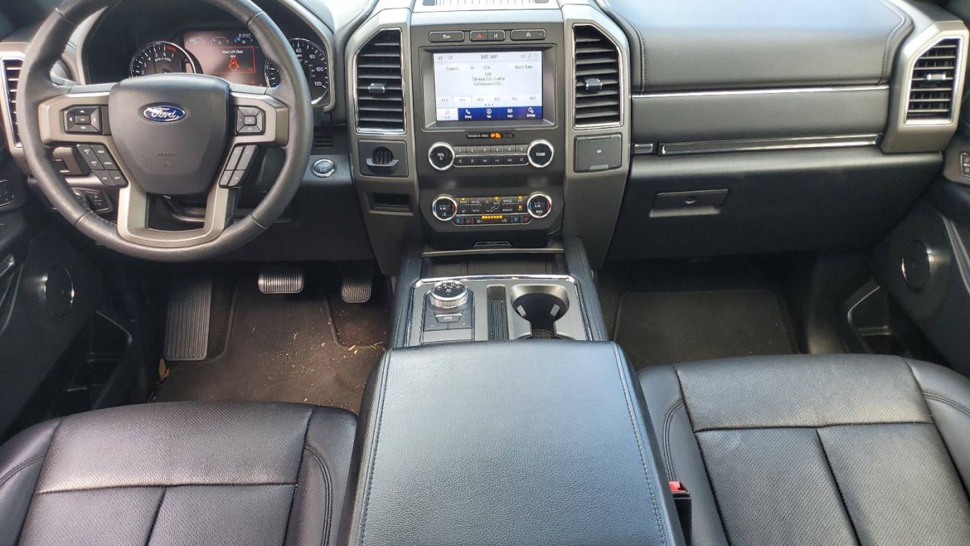 2020 ford expedition max xlt