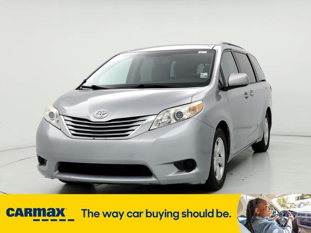 2015 toyota sienna le
