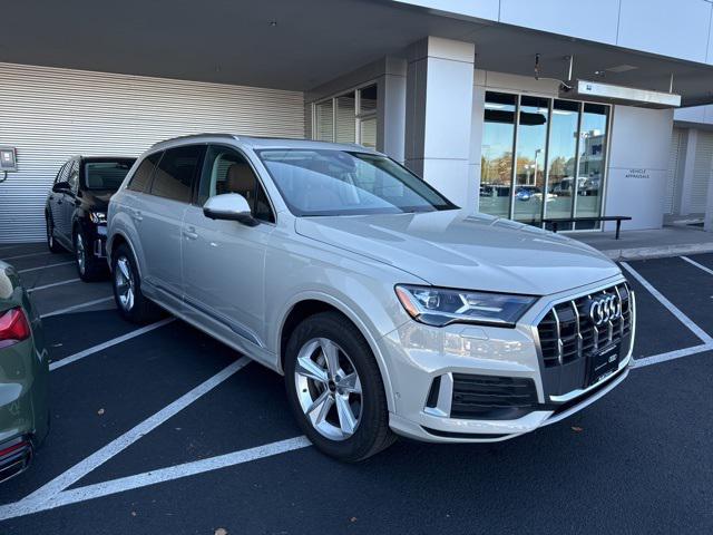 2024 audi q7 45 premium