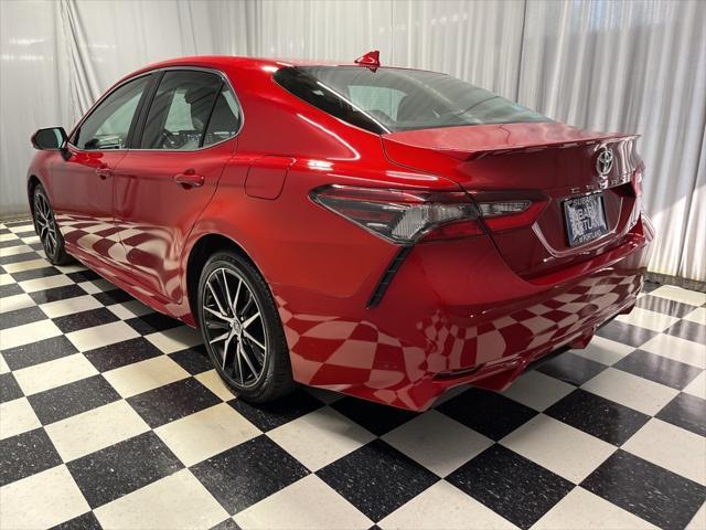 2022 toyota camry se