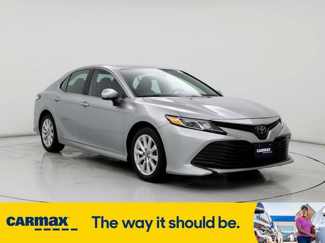 2019 toyota camry le