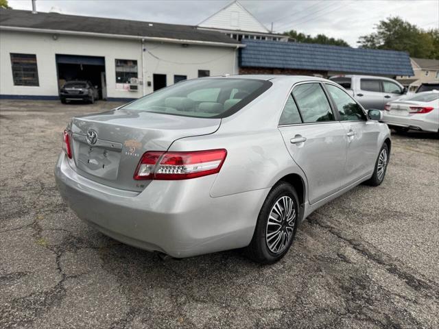 2011 toyota camry le