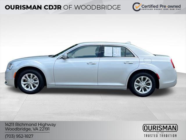 2022 chrysler 300 touring