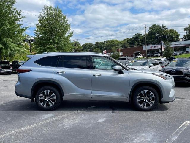 2021 toyota highlander xle