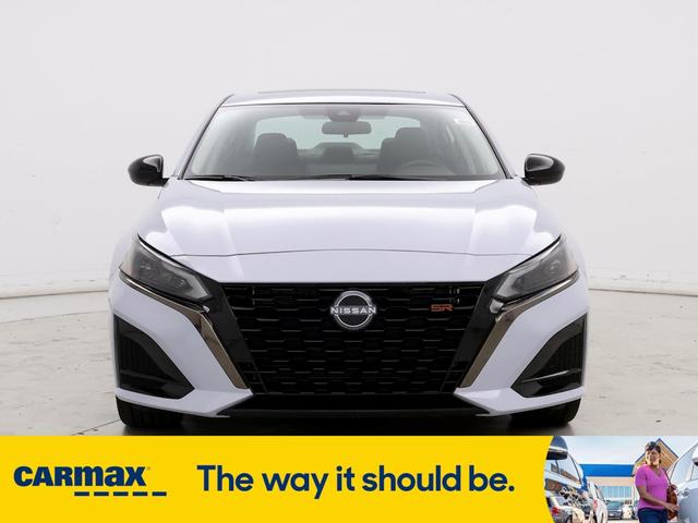 2023 nissan altima sr