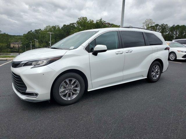 2022 toyota sienna xle