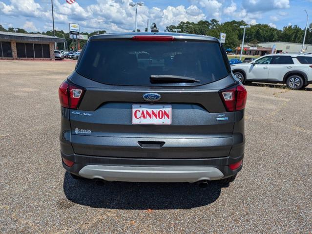 2019 ford escape se
